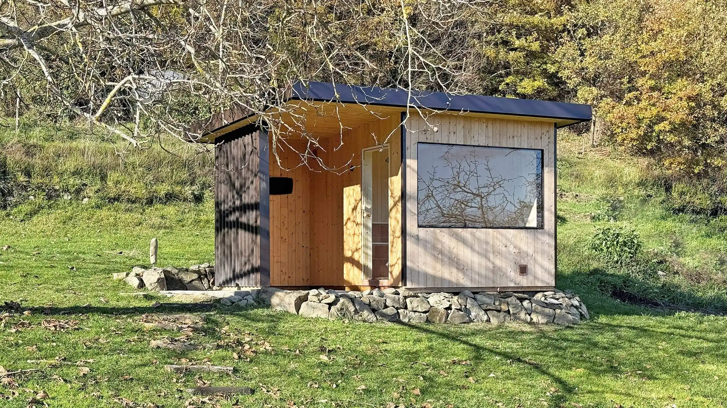 Wood-fired sauna at Il Vigno agriturismo, open year-round